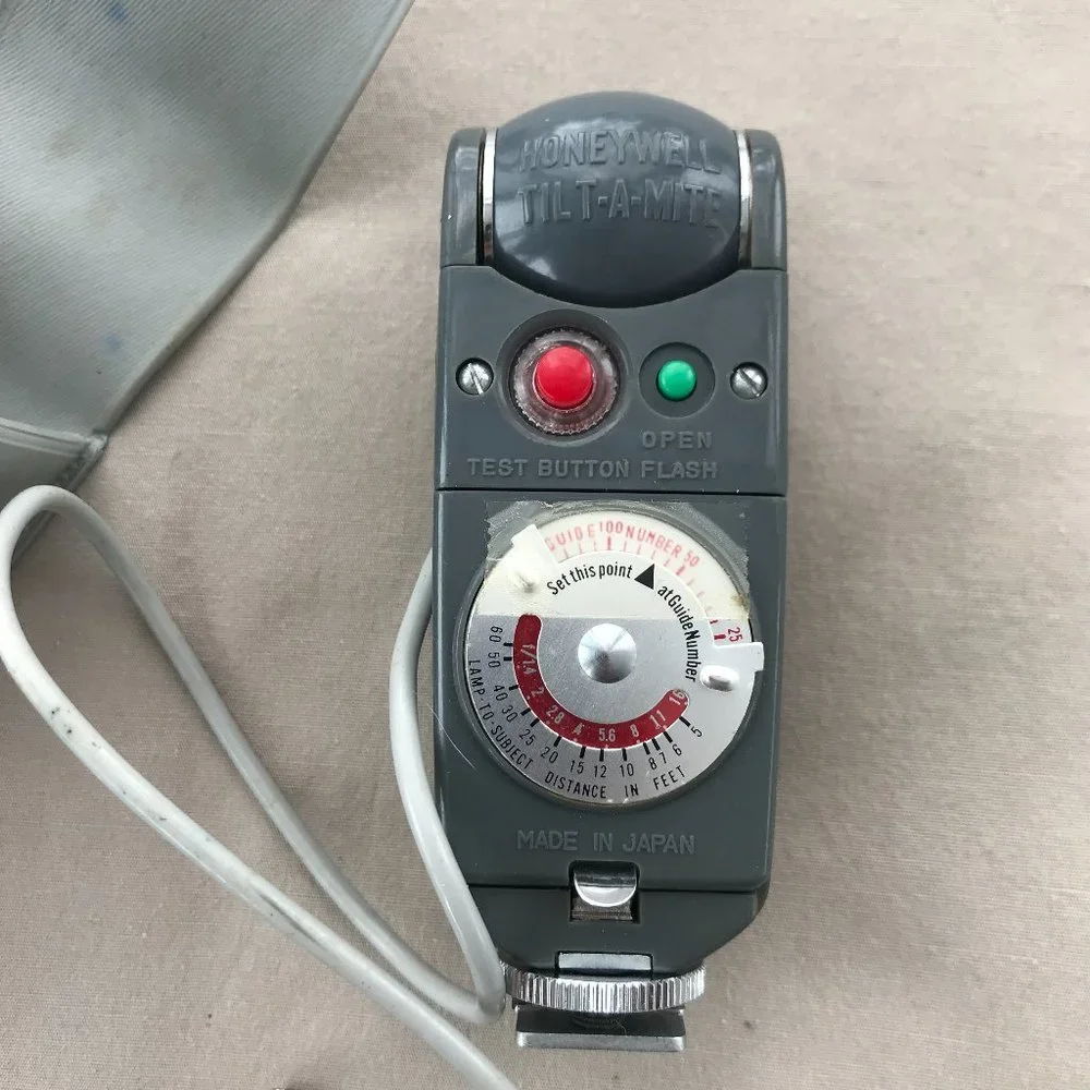 Honeywell Tilt-A-Mite Fan Fold Reflector Flash Attachment Flash
